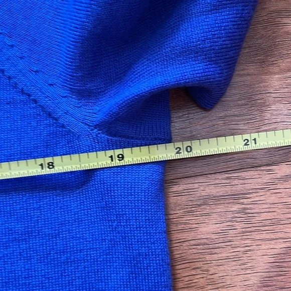 Like new J Crew blue merino wool lightweight turtleneck - Picture 11 of 12